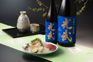 Mitsutake Sake with sashimi pairing – Junmai-shu premium Japanese sake
